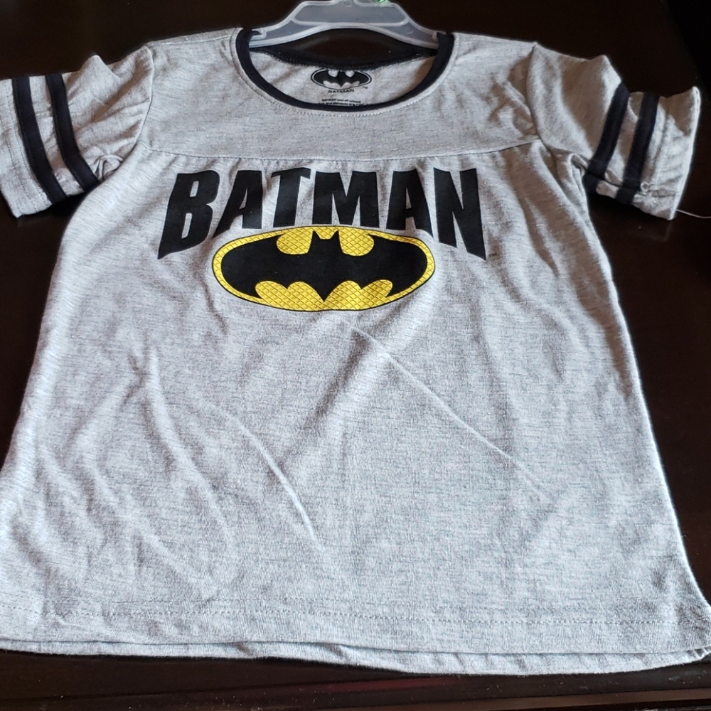Batman short sleeve tshirt New Size 5/6